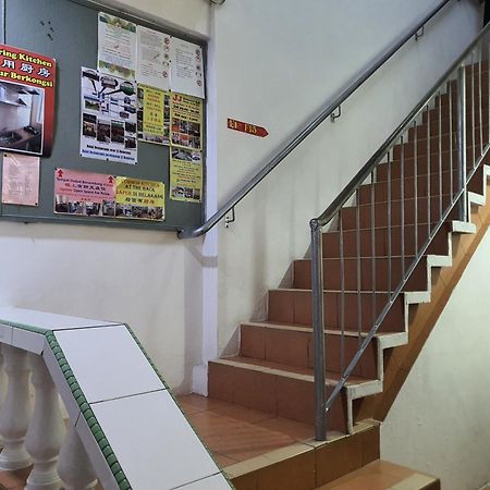 Oyo 90972 Jj Homestay Miri Zewnętrze zdjęcie