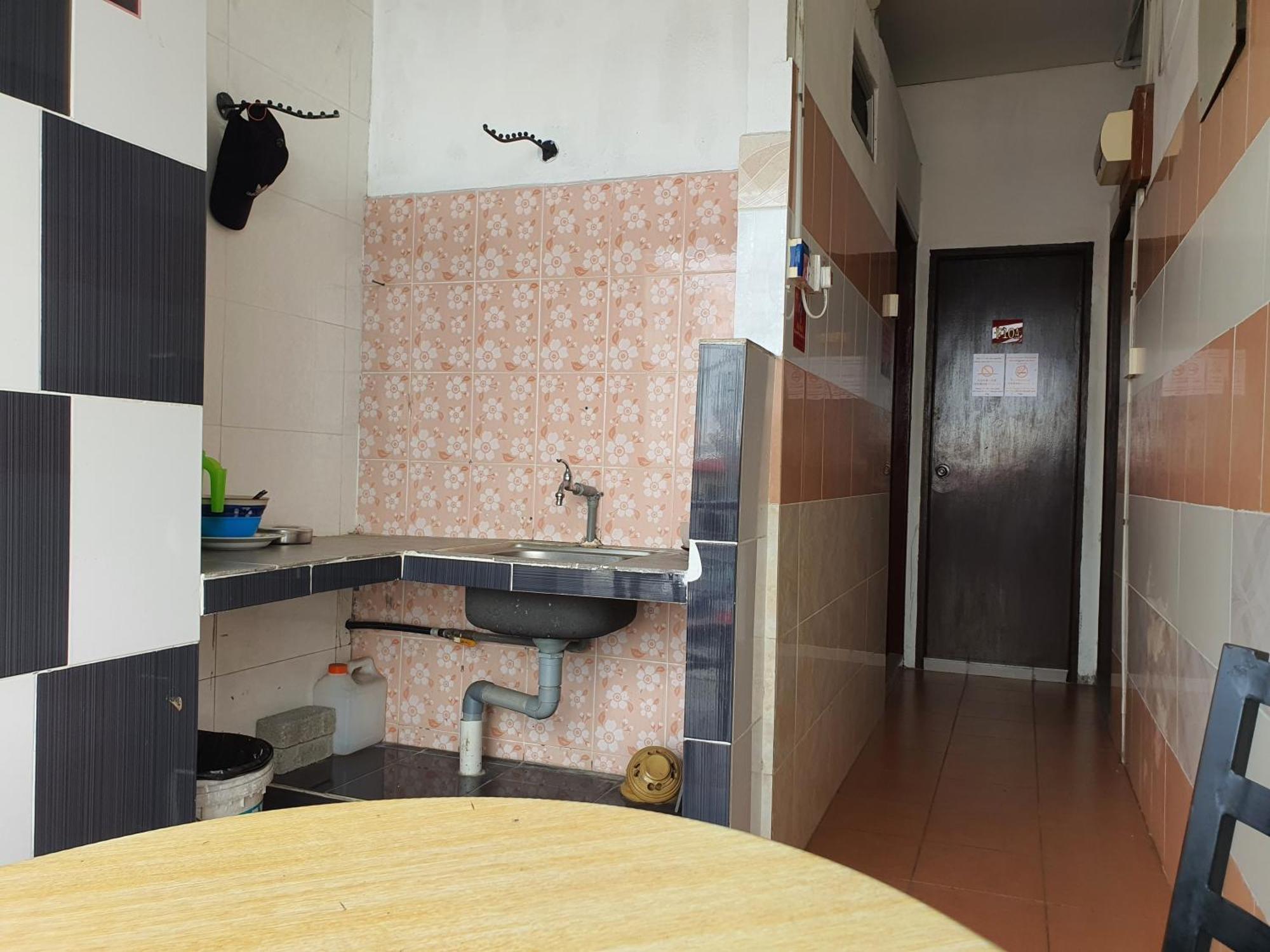 Oyo 90972 Jj Homestay Miri Zewnętrze zdjęcie