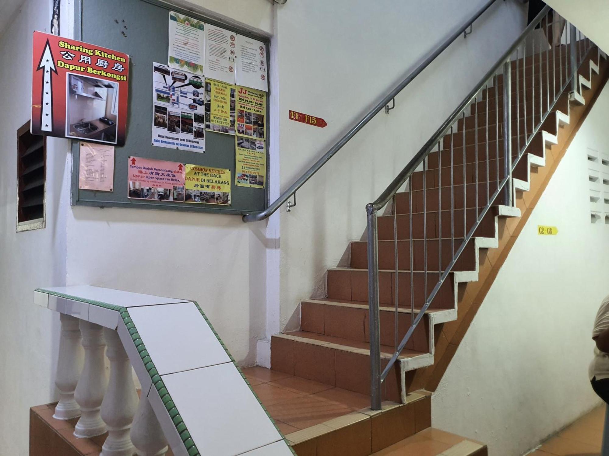 Oyo 90972 Jj Homestay Miri Zewnętrze zdjęcie
