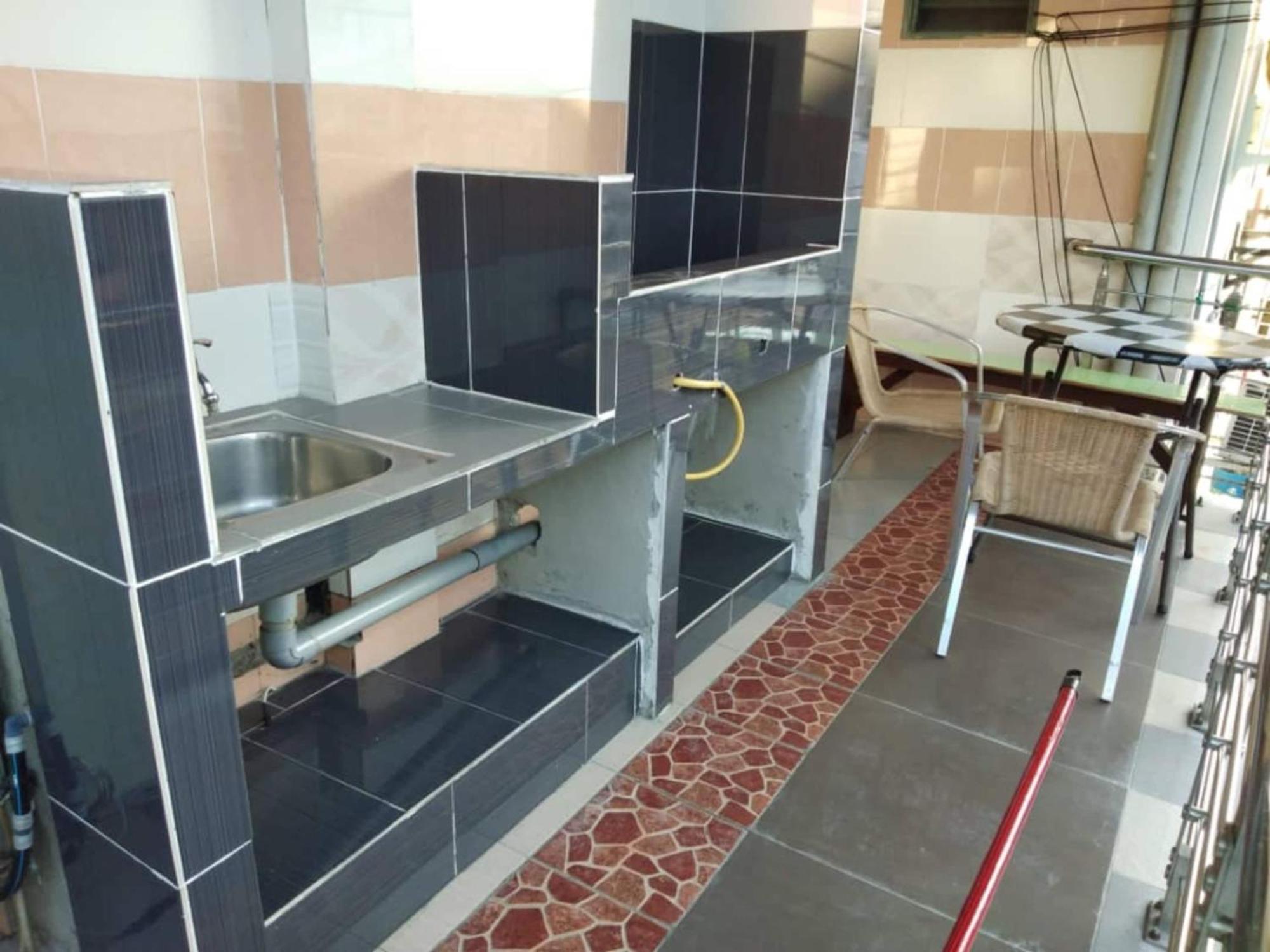 Oyo 90972 Jj Homestay Miri Zewnętrze zdjęcie