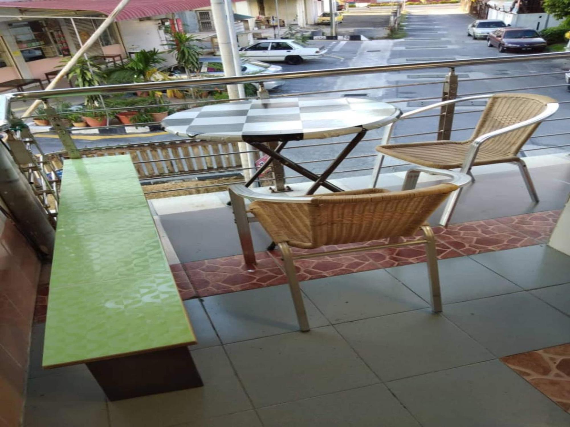 Oyo 90972 Jj Homestay Miri Zewnętrze zdjęcie