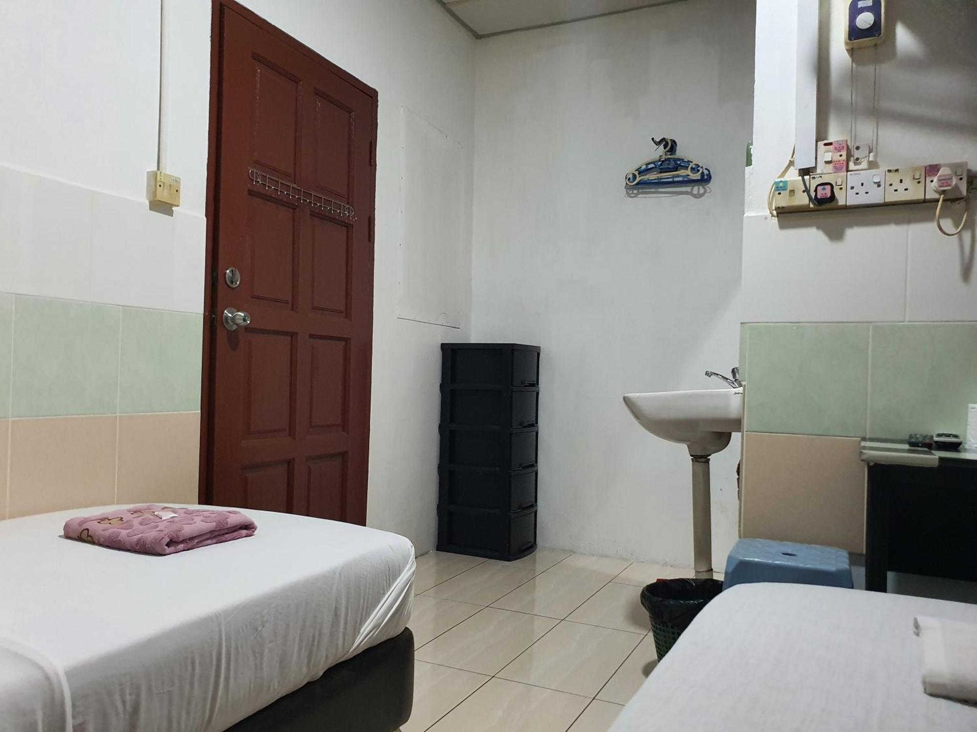 Oyo 90972 Jj Homestay Miri Zewnętrze zdjęcie