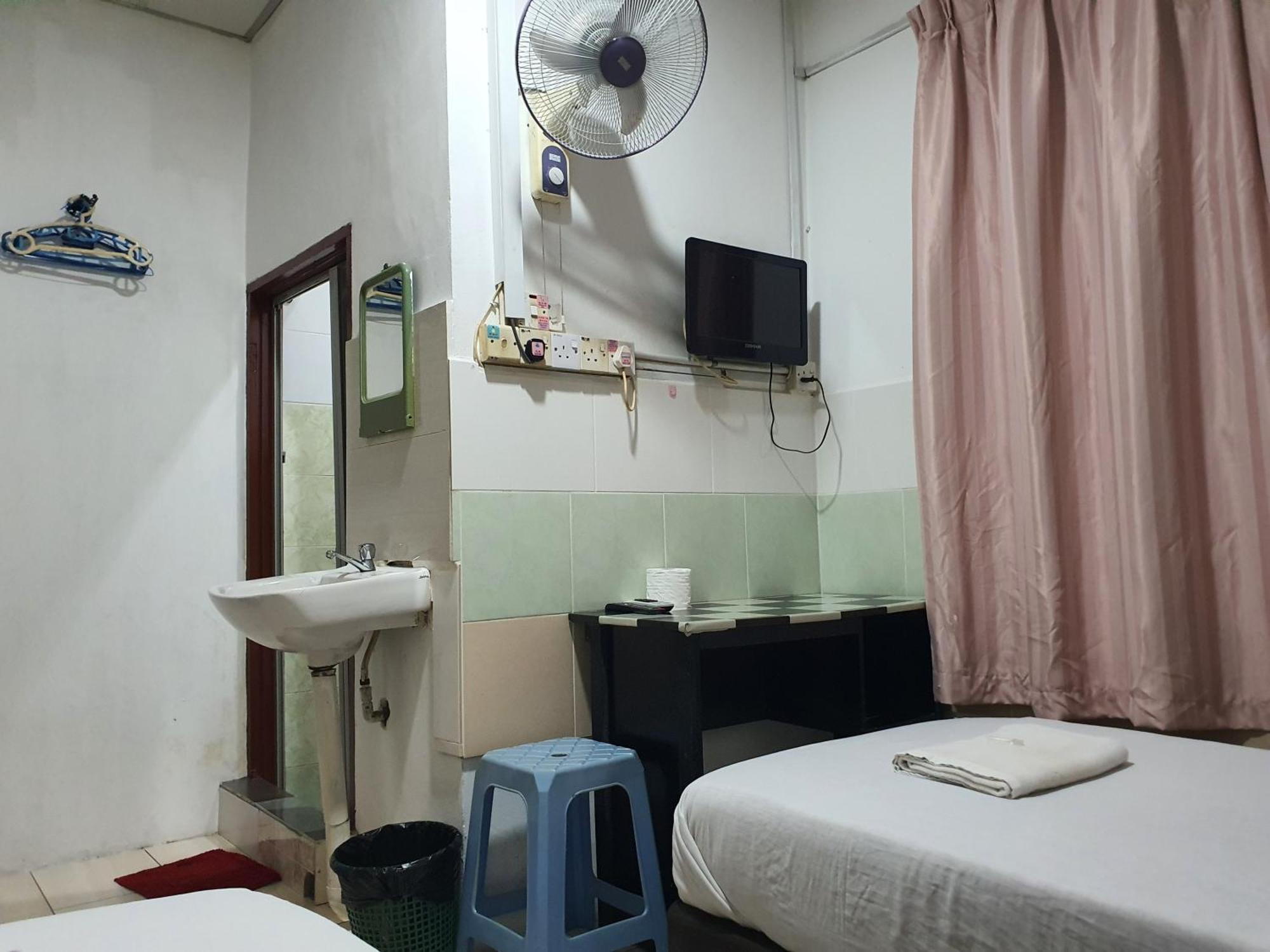Oyo 90972 Jj Homestay Miri Zewnętrze zdjęcie