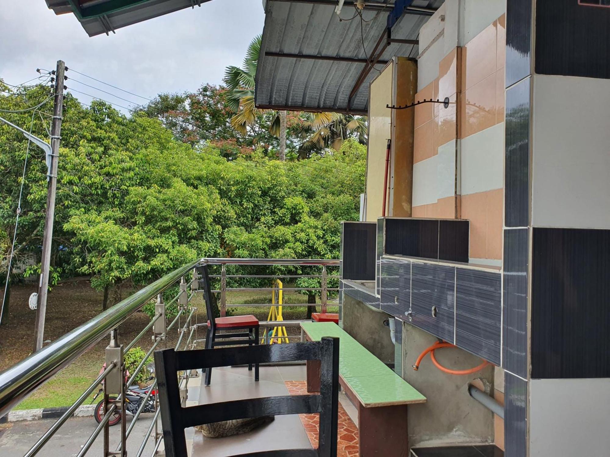 Oyo 90972 Jj Homestay Miri Zewnętrze zdjęcie