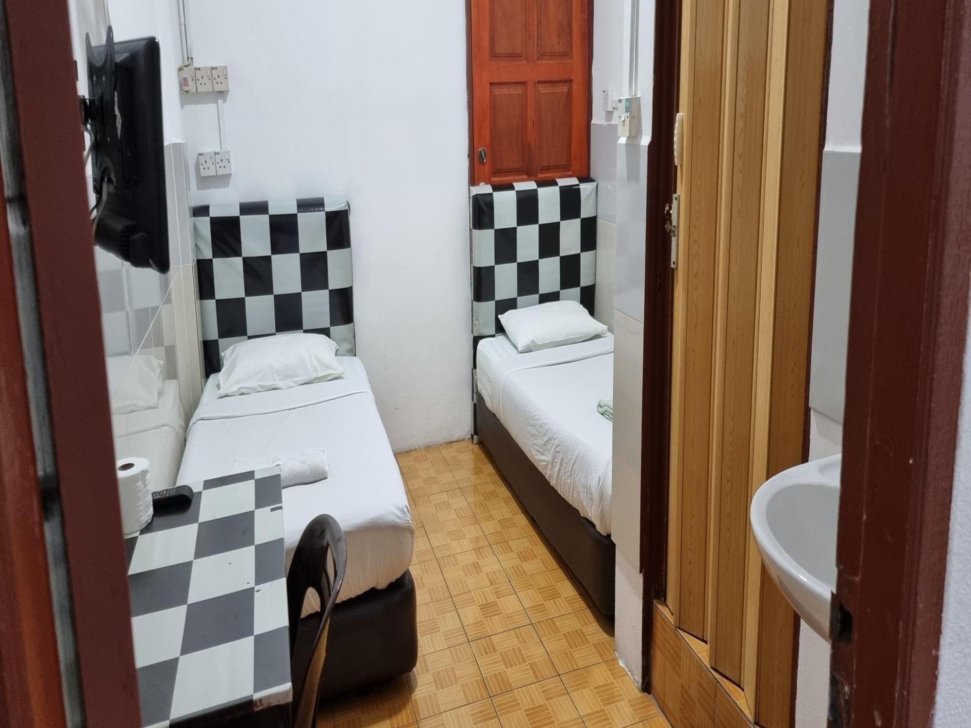 Oyo 90972 Jj Homestay Miri Zewnętrze zdjęcie